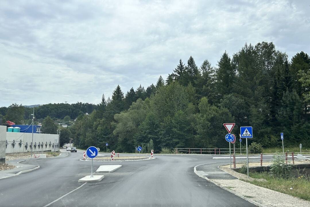 FOTO: Práce na obchodnom centre v Handlovej pokračujú. Čo už je hotové?, foto 1