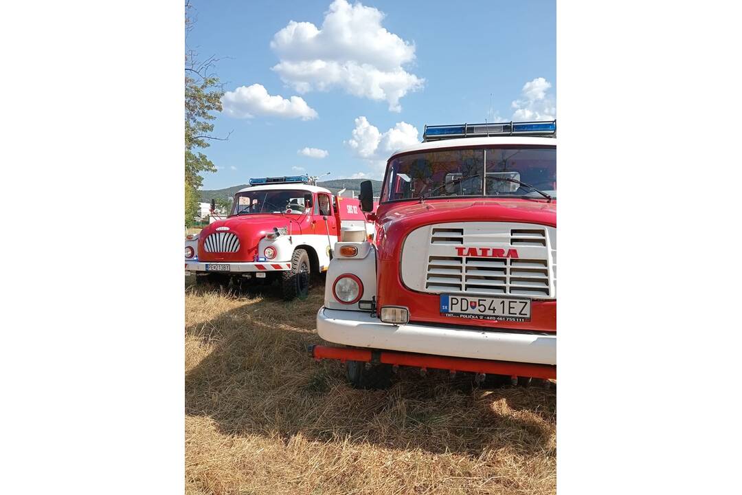 FOTO: Požiar výrobnej haly v Partizánskom má státisícové škody. Nikto sa však nezranil, foto 6