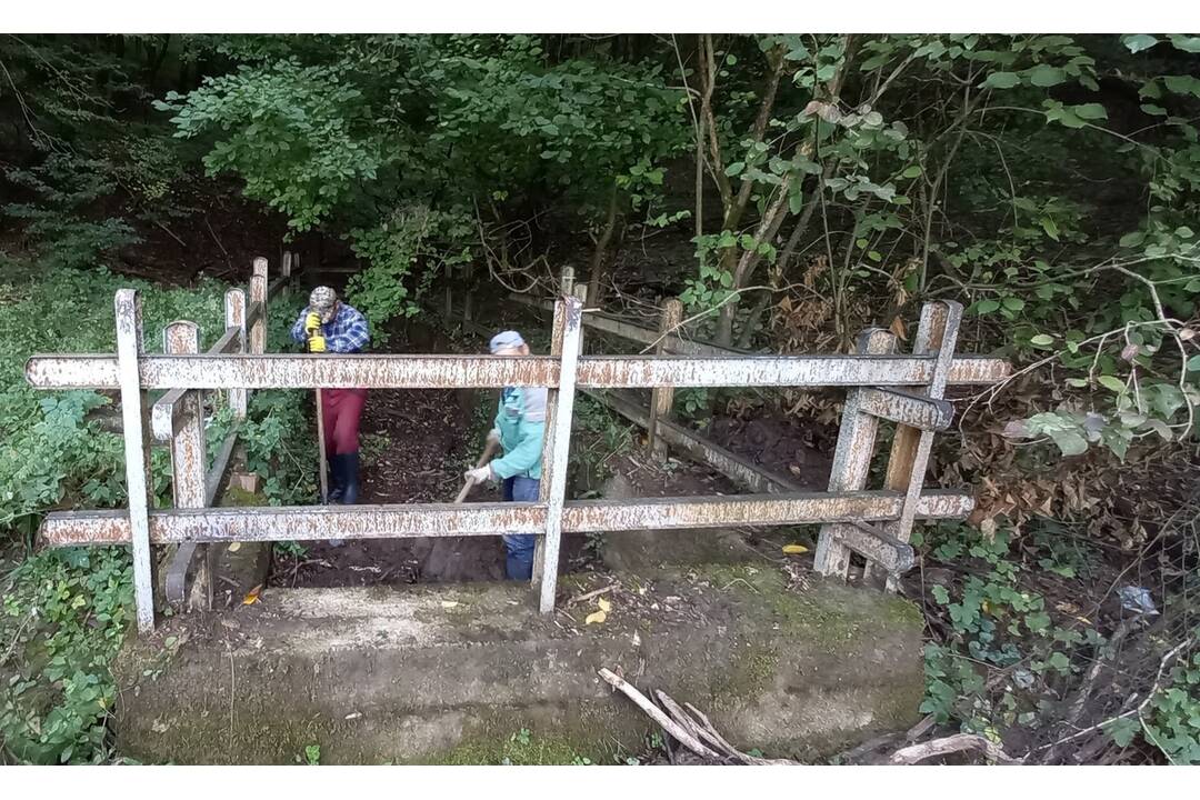 FOTO: Samosprávy v Trenčianskom kraji sa pripravujú na povodne. Nachystané už majú vrecia s pieskom a sú v pohotovosti, foto 6