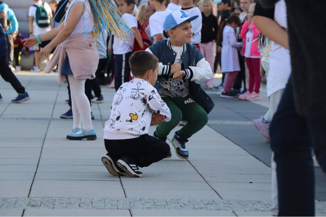 FOTO: Tancovanie na dubnickom námestí prinieslo celoslovenský rekord, foto 3