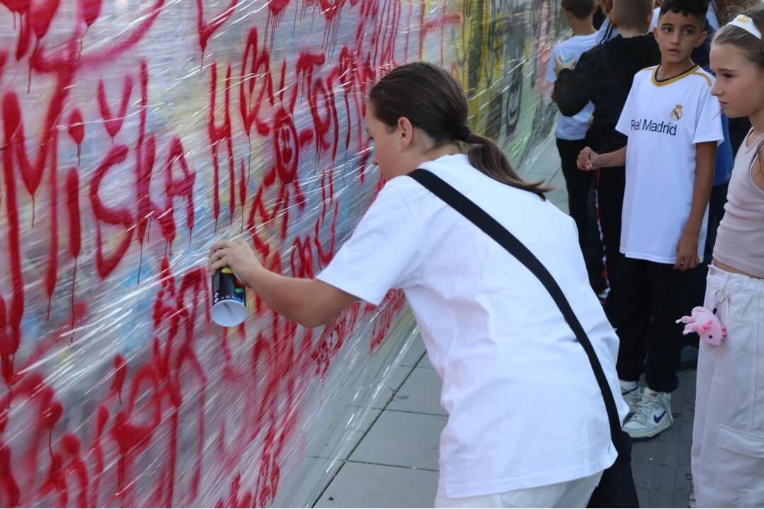 FOTO: Tancovanie na dubnickom námestí prinieslo celoslovenský rekord, foto 13