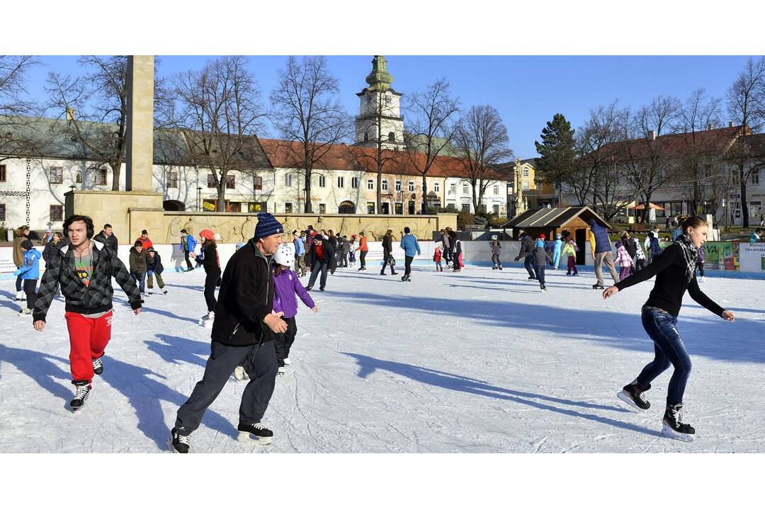 FOTO: V Prievidzi bude opäť klzisko zdarma pre verejnosť, foto 5