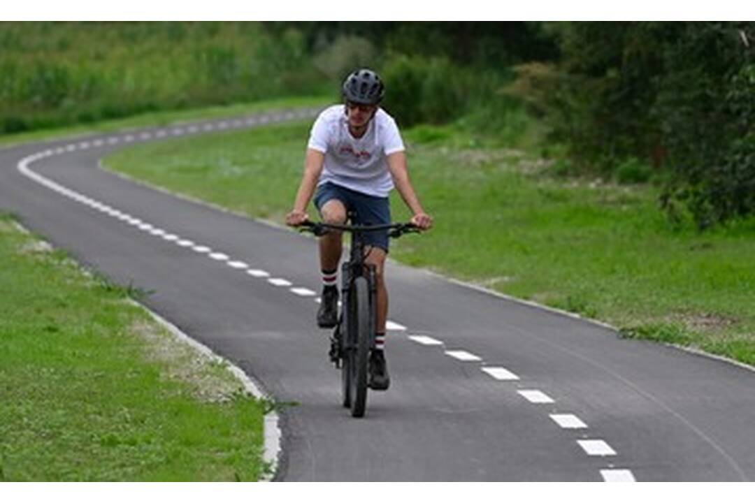 FOTO: Cyklistov zaskočila správa o uzávierke cyklotrasy okolo Bieroviec , foto 4