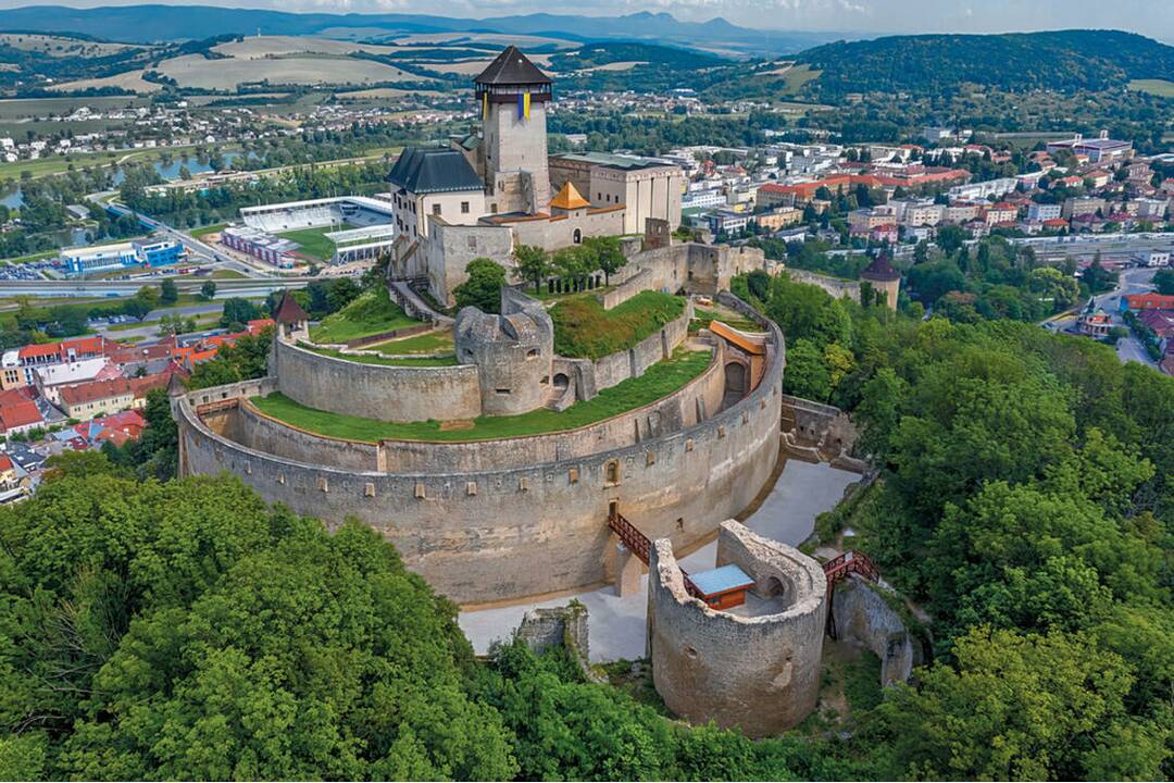 FOTO: Dokončená obnova južného opevnenia Trenčianskeho hradu, foto 13