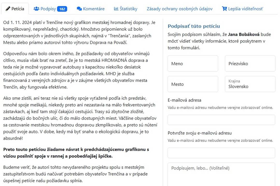 FOTO: Trenčania podpisujú petíciu za návrat starého grafikonu MHD, foto 1