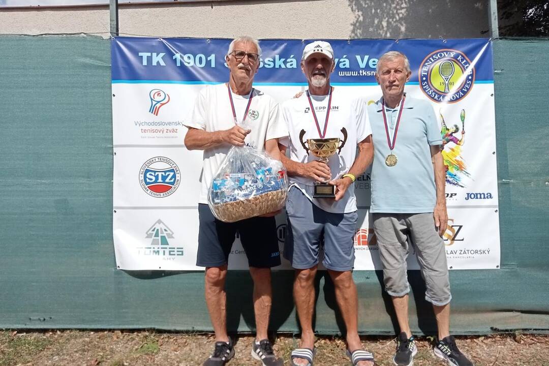 FOTO: Peter Mišík dosahuje úspechy na seniorských tenisových turnajoch, foto 2