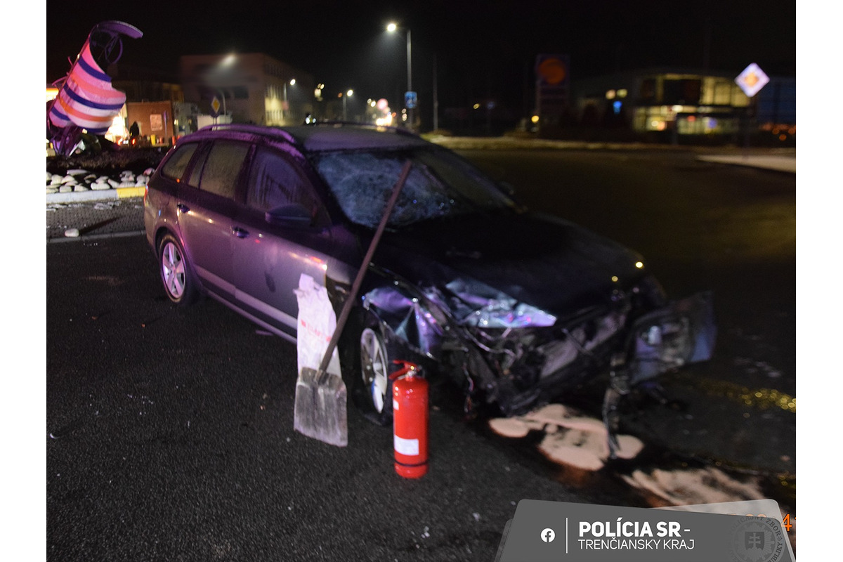 FOTO: Vodič v Púchove nabúral do názvu mesta a spôsobil finančné škody, foto 3