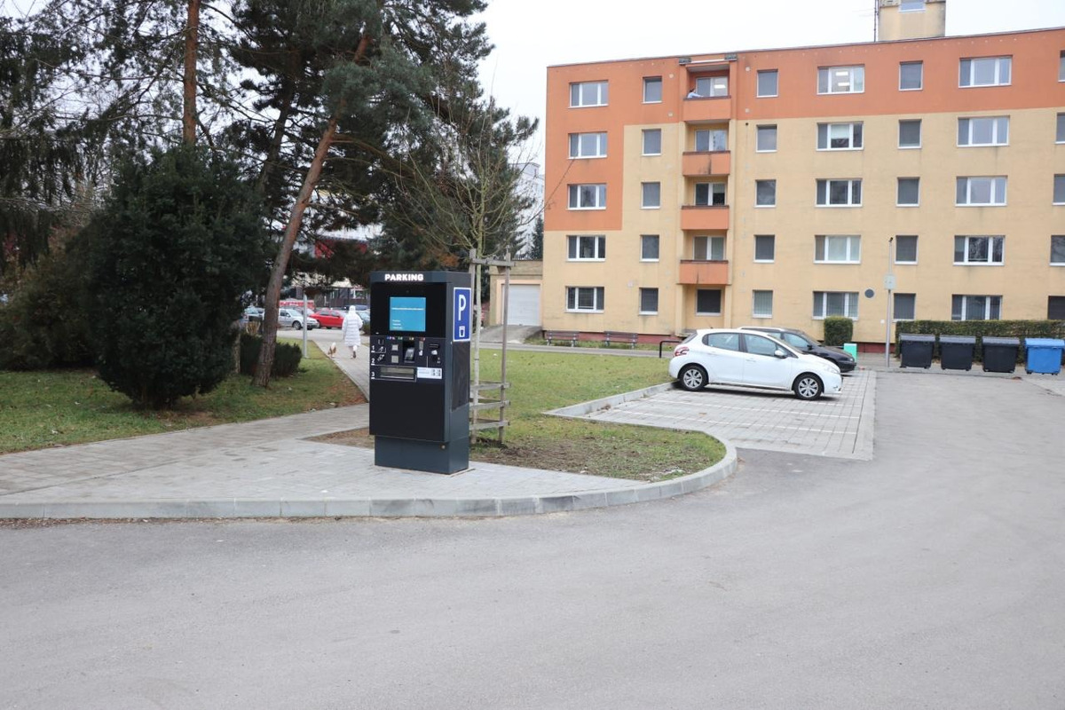 Parkovanie pri poliklinike v Dubnici nad Váhom sa zmení. Zavádza sa závorový systém, bude to pohodlnejšie pre pacientov, foto 3