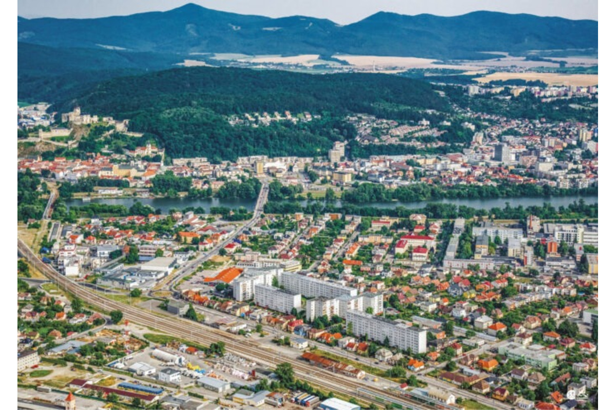 FOTO: V Trenčíne mesto schválilo zmeny územného plánu , foto 1