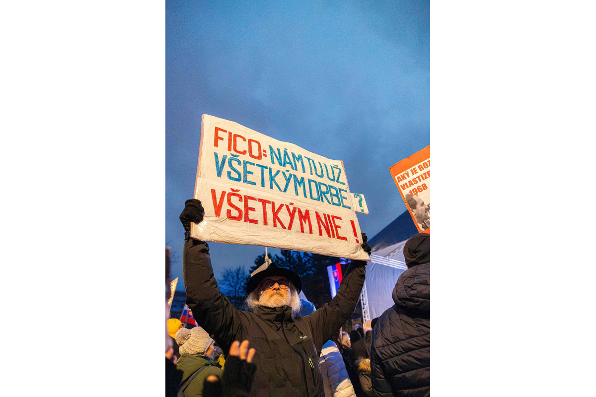 FOTO: Protesty v Trenčianskom kraji prebehli pokojne, foto 5