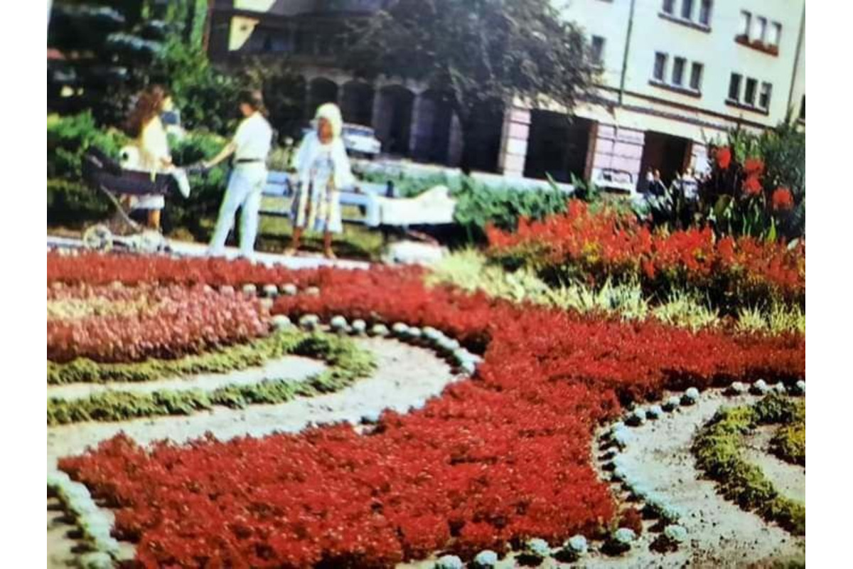 FOTO: Fontány, kvety a tieň stromov. Obyvatelia Novej Dubnice spomínajú na krásu minulosti, foto 2