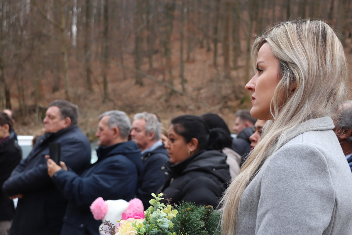 FOTO: Dubnica nad Váhom si pripomenula 80 rokov od tragédie, kedy brutálne zavraždili 26 Rómov, foto 6