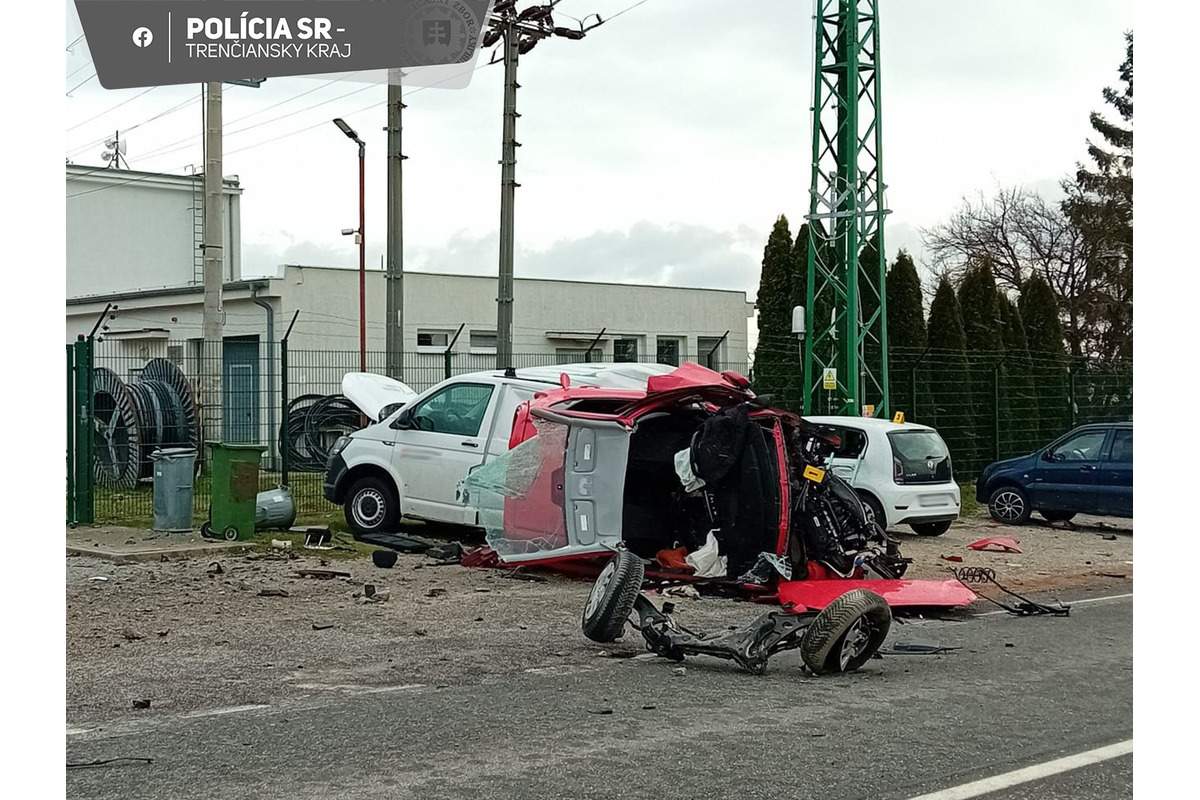 FOTO: 84 - ročný vodič podľahol zranenia počas prepravy do nemocnice , foto 1