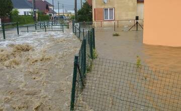 FOTO: Pri Trenčíne zaplavilo viacero rodinných domov