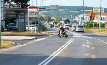 FOTO: Na križovatke v Novom Meste nad Váhom už neodbočíte priamo na Trenčín